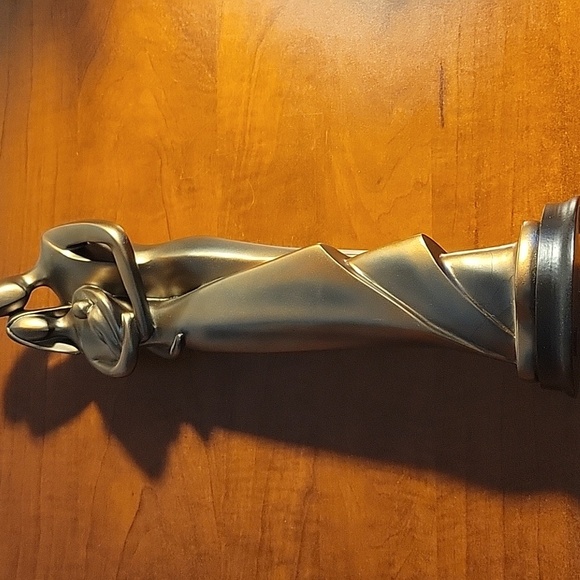 Elegant Bronze Couple With Baby Sculpture - Picture 10 of 10